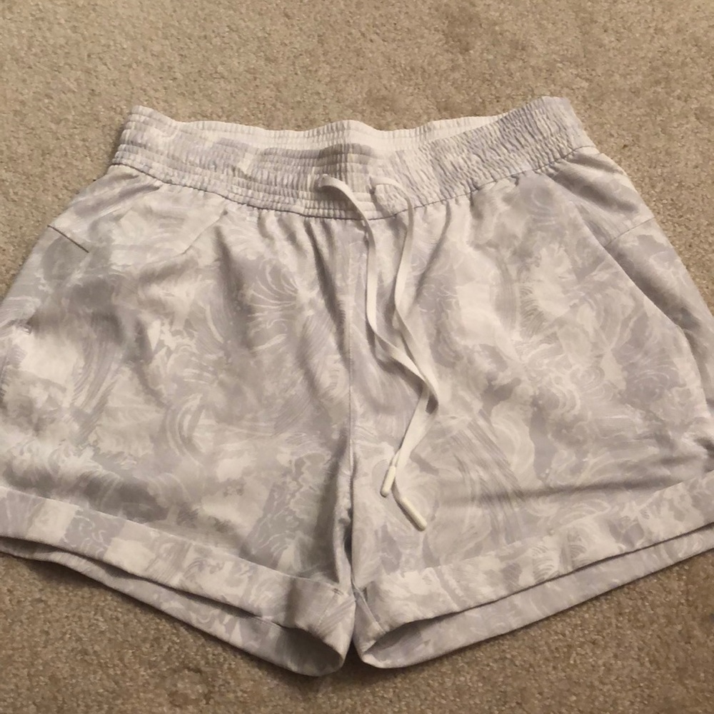 Lululemon spring break away short